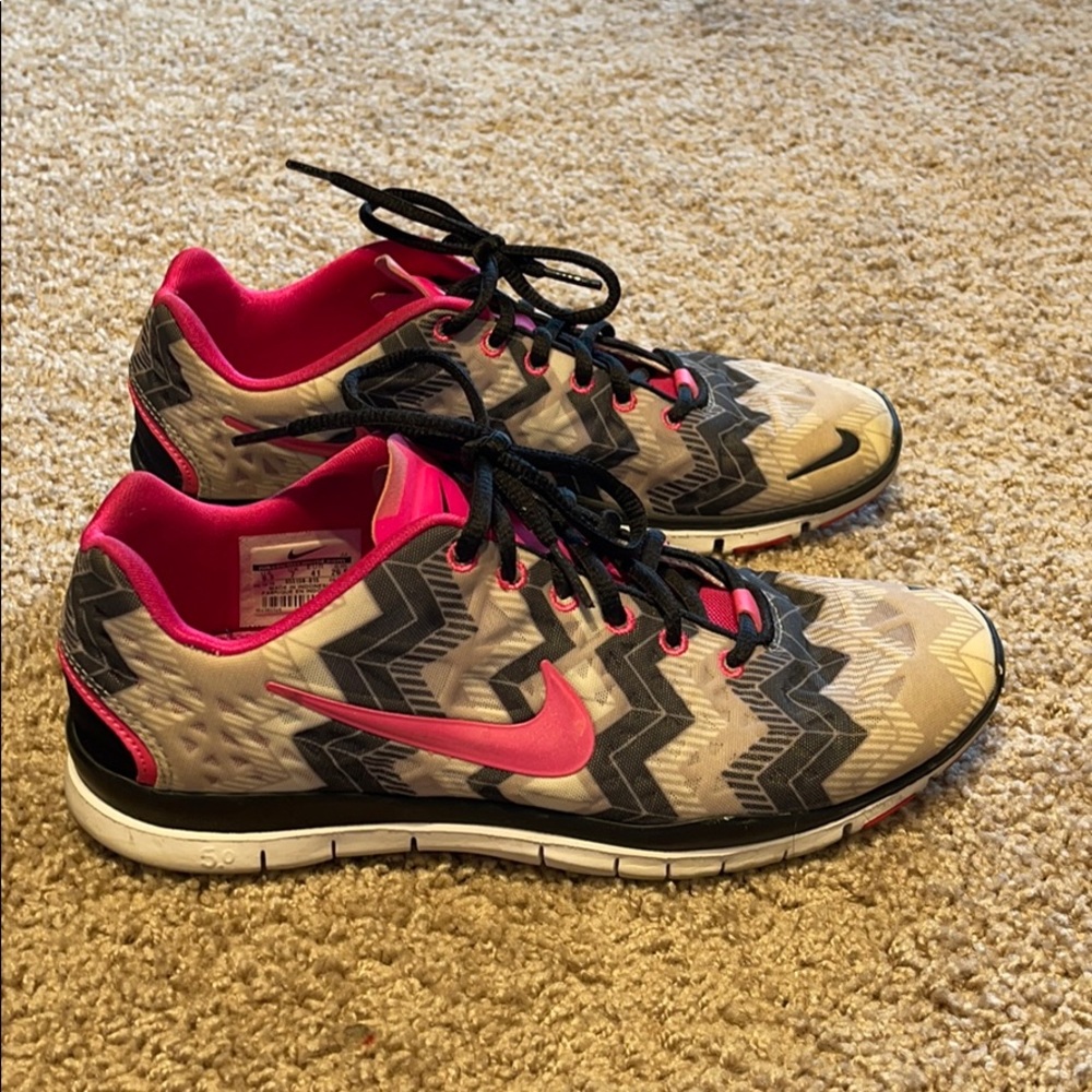 Women Pink Nike Free Run Sneakers 9.5